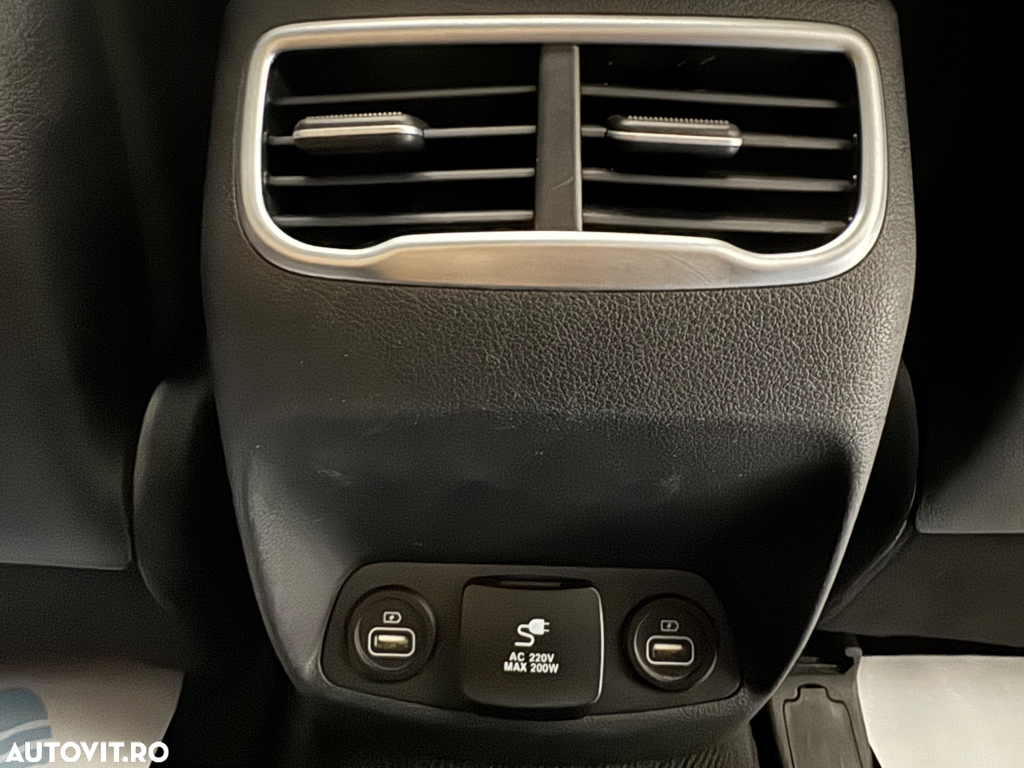 Hyundai Santa Fe 1.6 Plugin-Hybrid 4WD SEVEN Signature - 24