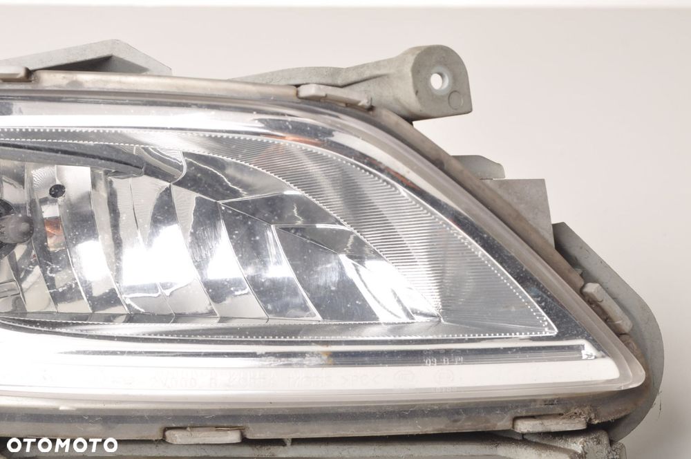 HYUNDAI VELOSTER I HALOGEN PRAWY 92202-2V000 - 2