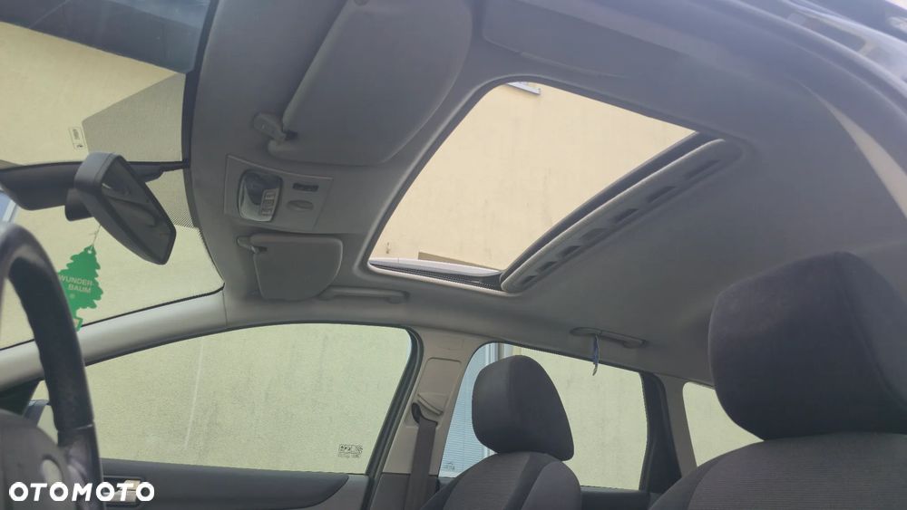 Ford Focus 2.0 TDCi Ghia - 14