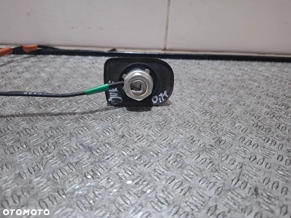 Antena podstawa anteny dachowej Nissan Juke 2011 rok - 3