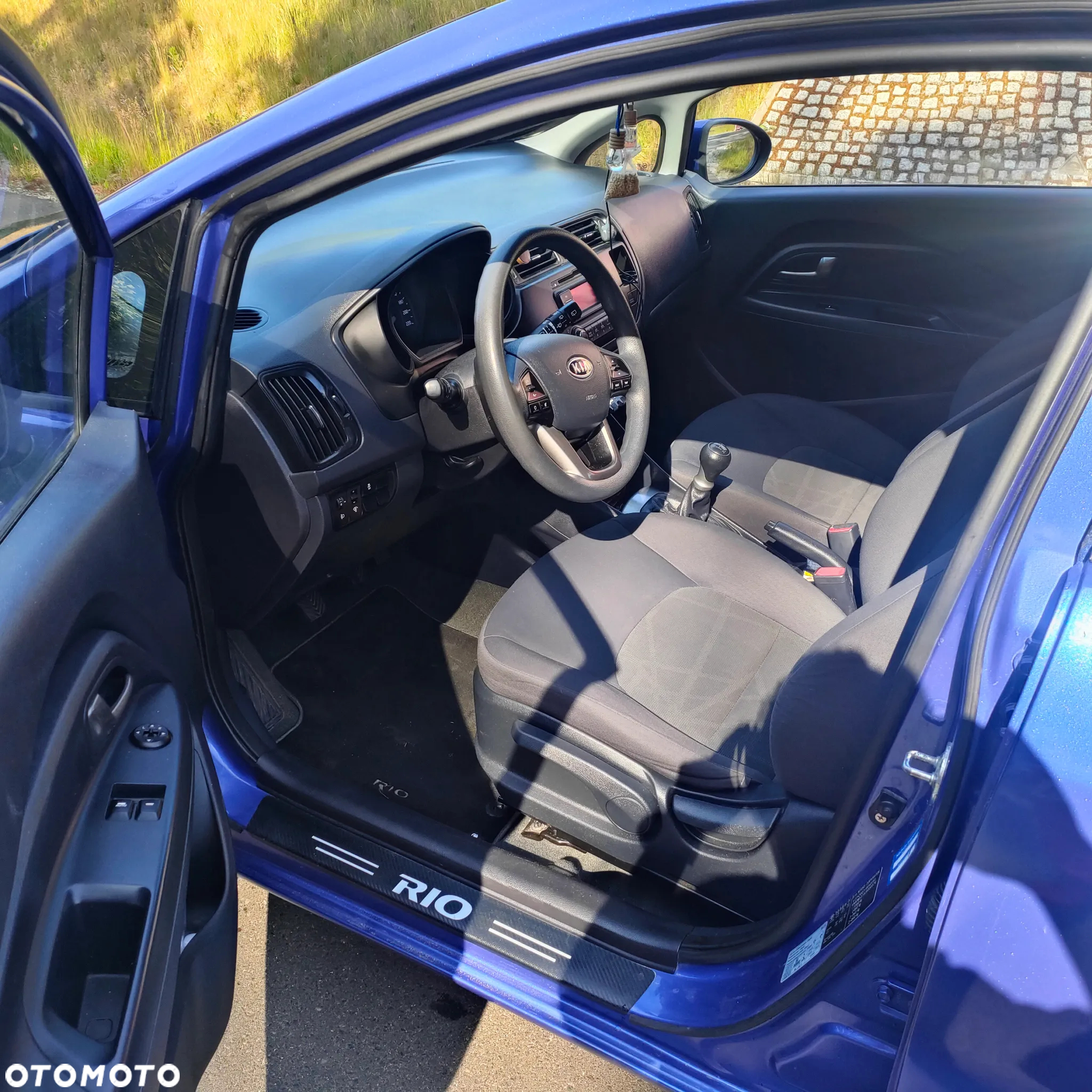 Kia Rio 1.2 L - 11