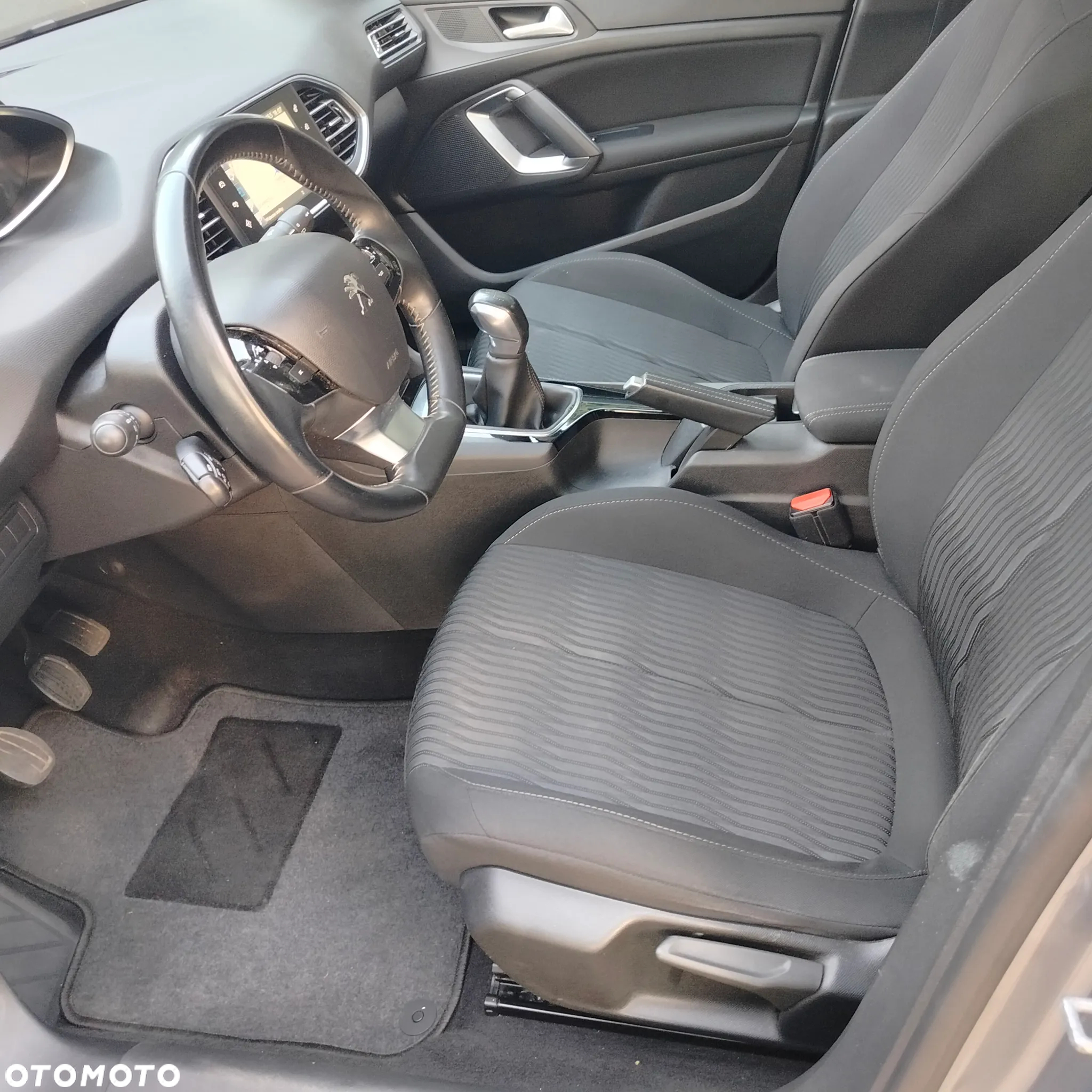 Peugeot 308 1.2 PureTech GPF Allure S&S - 12
