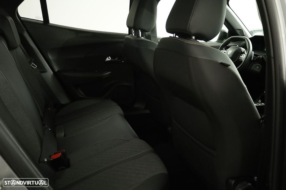 Peugeot 2008 1.2 PureTech Allure EAT8 - 21
