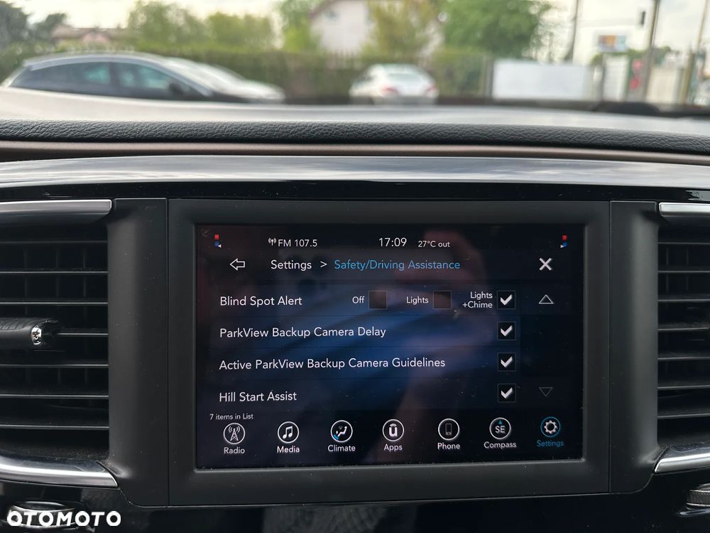 Chrysler Pacifica - 24