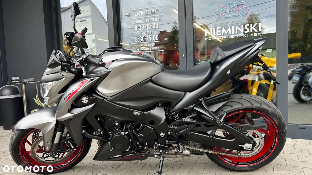 Suzuki GSX 1000 - 30