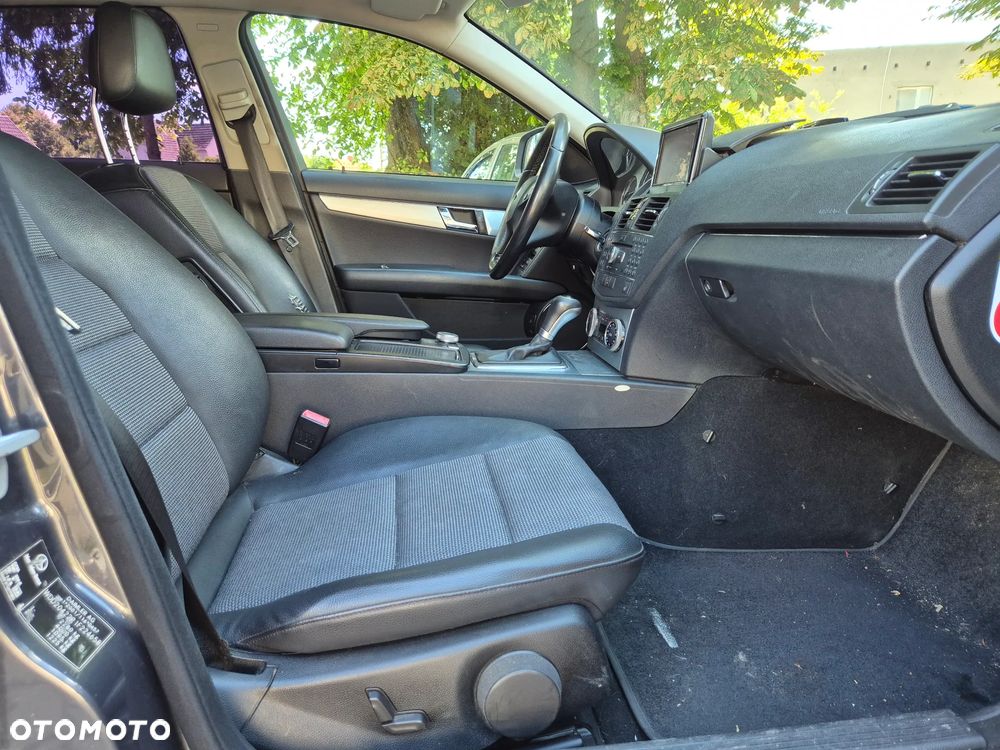 Mercedes-Benz Klasa C 320 CDI DPF 7G-TRONIC Avantgarde - 16