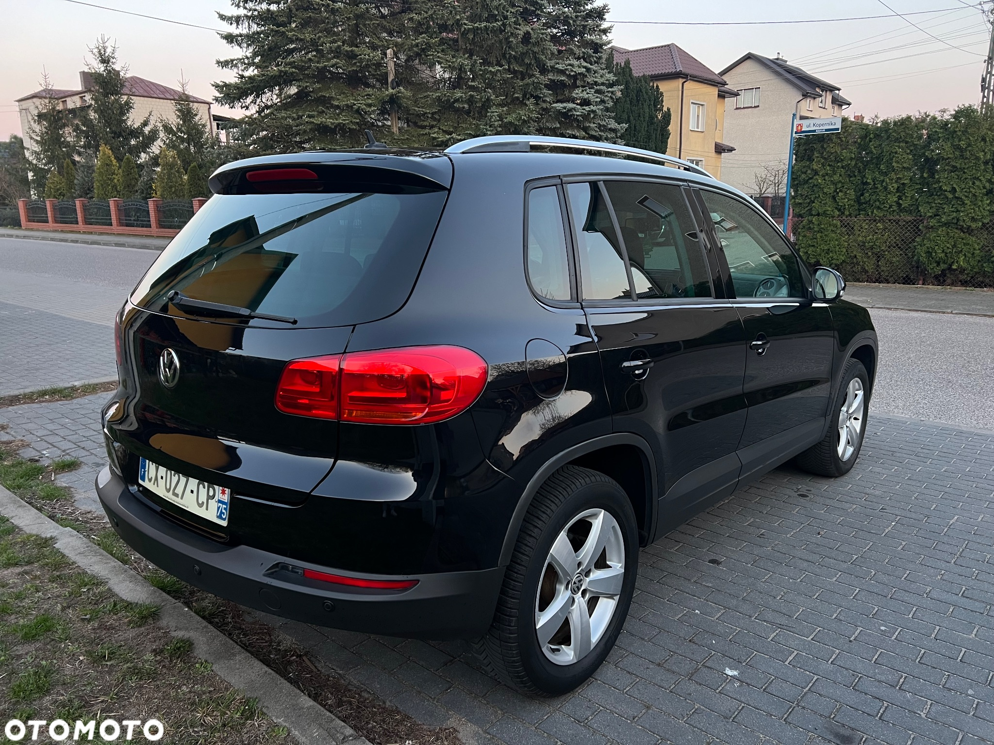 Volkswagen Tiguan 2.0 TDI DPF BlueMotion Technology Exclusive - 8