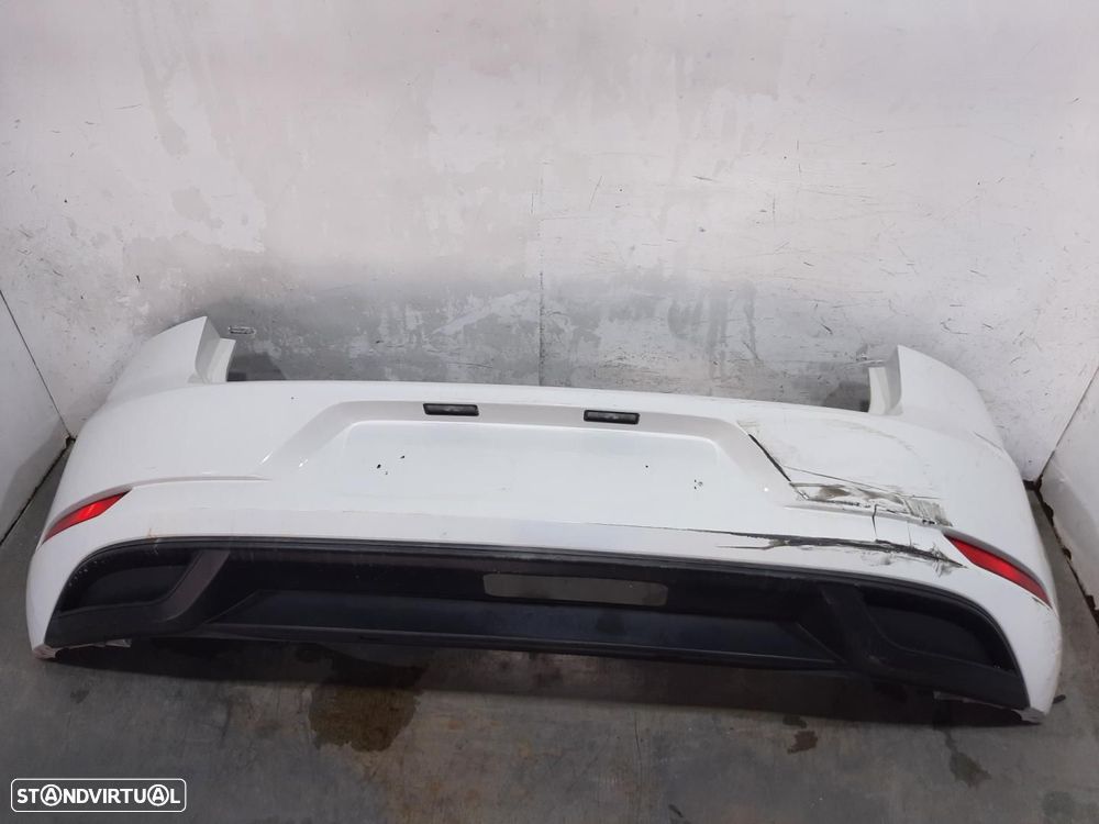 PARA-CHOQUES TRASEIRO VOLKSWAGEN GOLF - 1