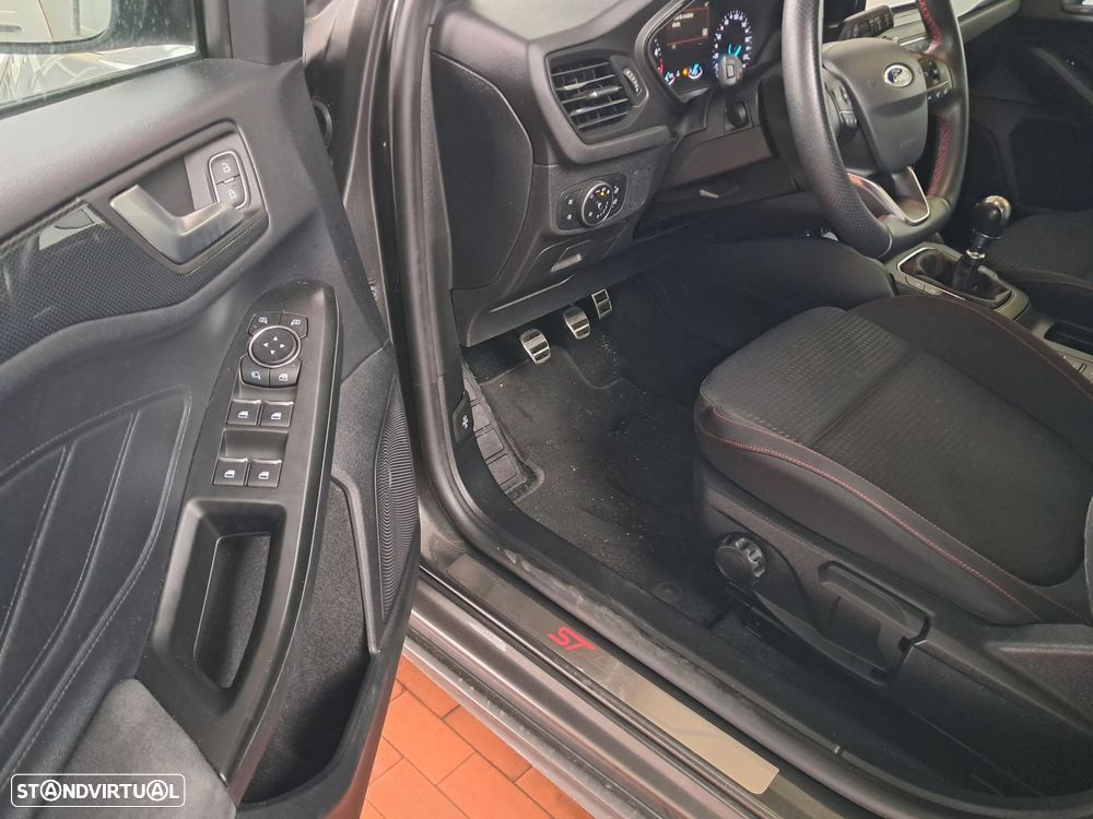 Ford Focus 1.0 SCTi ST-Line - 4