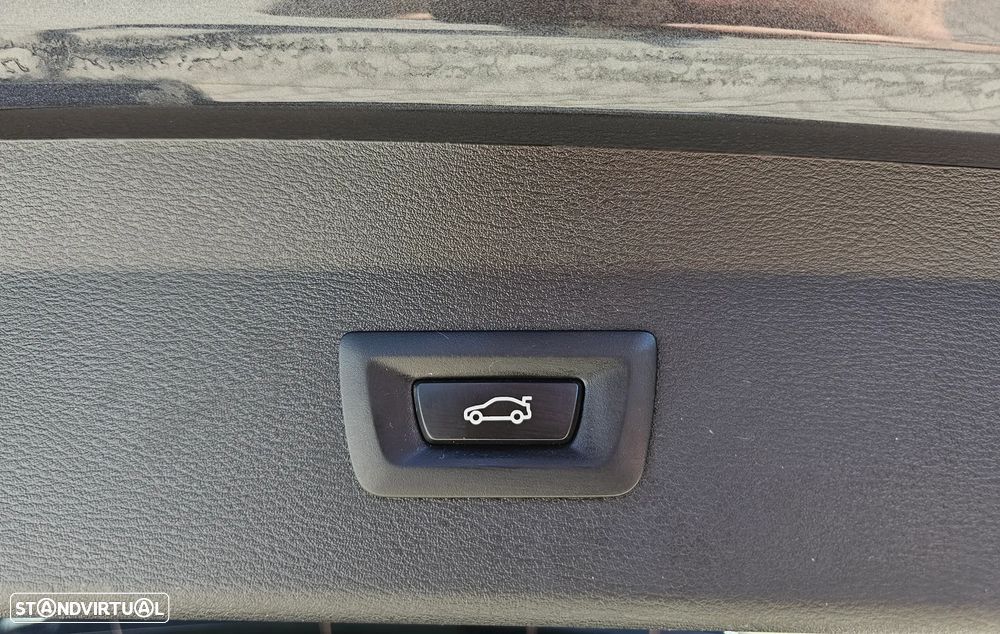 BMW X1 25 e xDrive Corporate Edition - 13