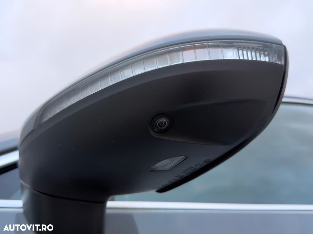 Volkswagen Passat Variant 2.0 TDI SCR DSG Business - 13