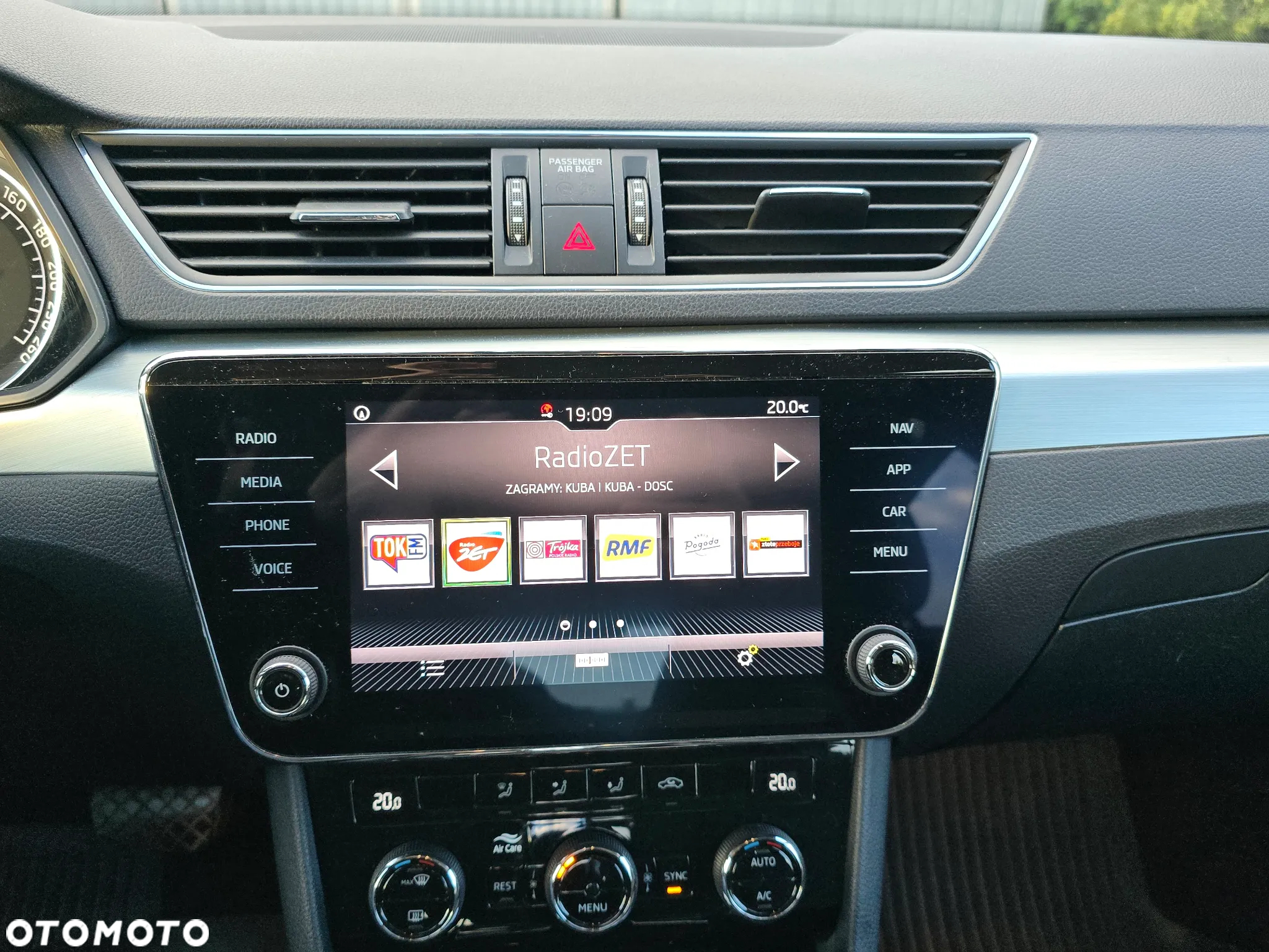 Skoda Superb 2.0 TDI Sportline DSG - 13