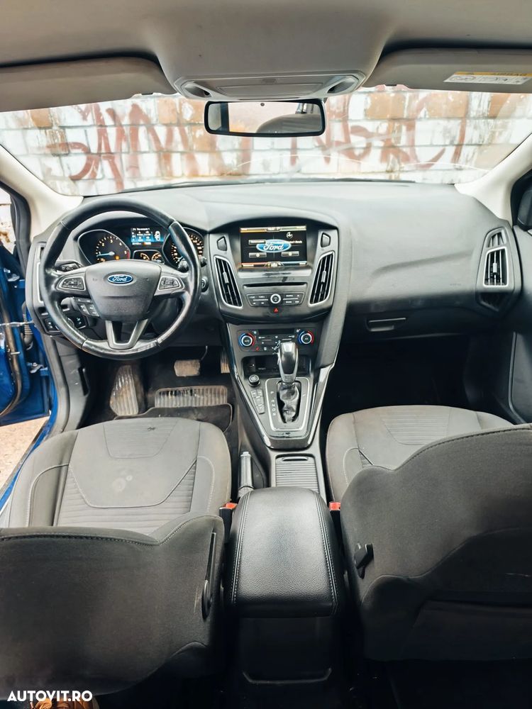 Ford Focus 2.0 TDCI Powershift Titanium - 5