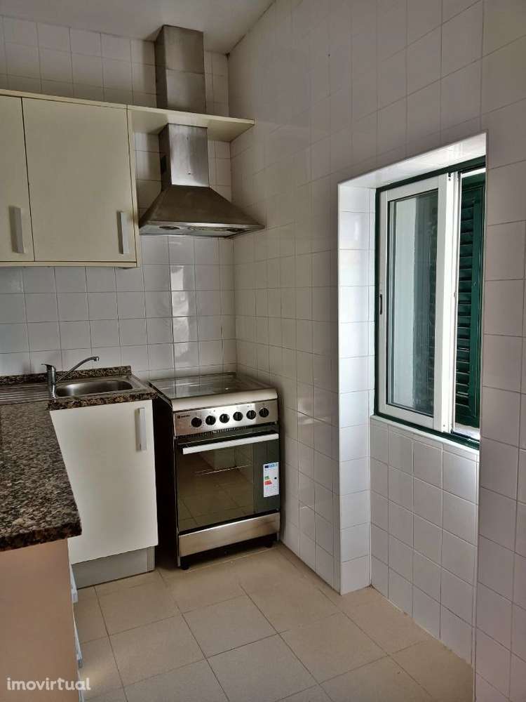 Moradia geminada em zona calma. - Grande imagem: 5/12