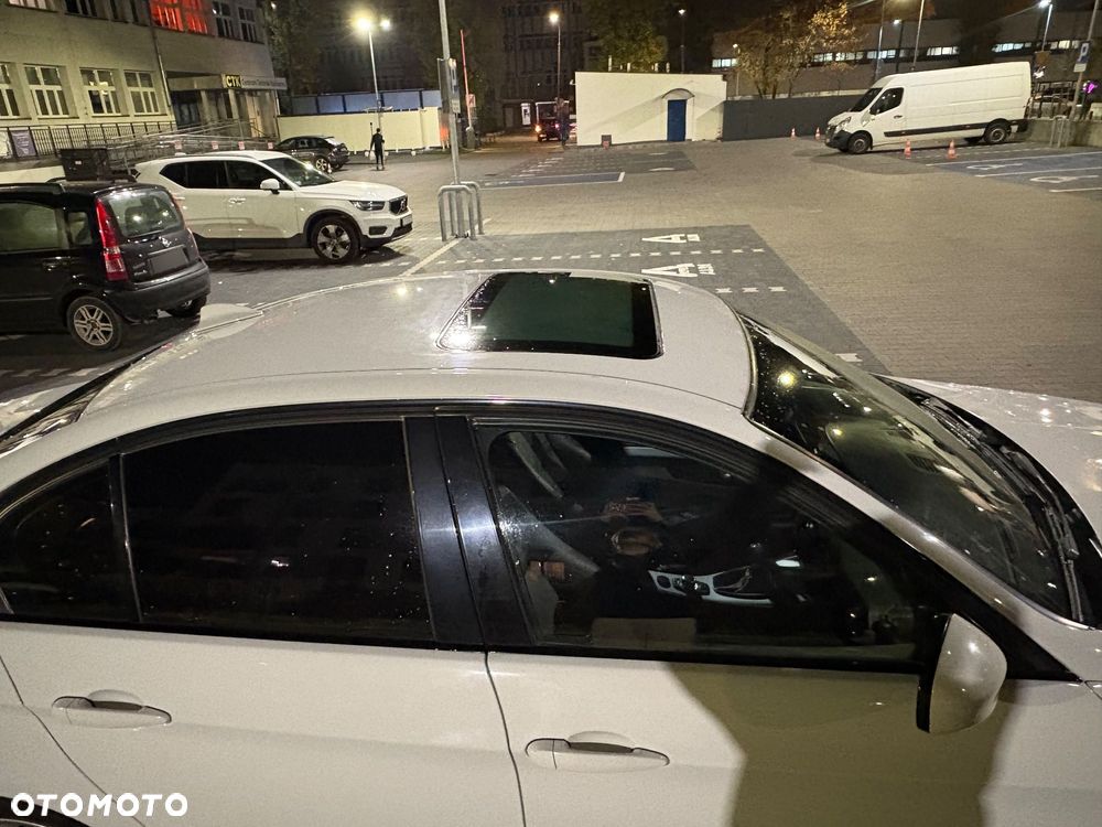 BMW Seria 3 318i - 6