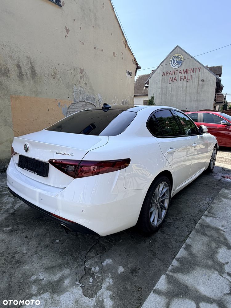 Alfa Romeo Giulia 2.0 Turbo 16V AT8 - 5