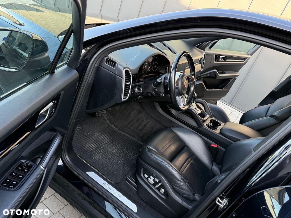 Porsche Cayenne Platinum Edition - 34