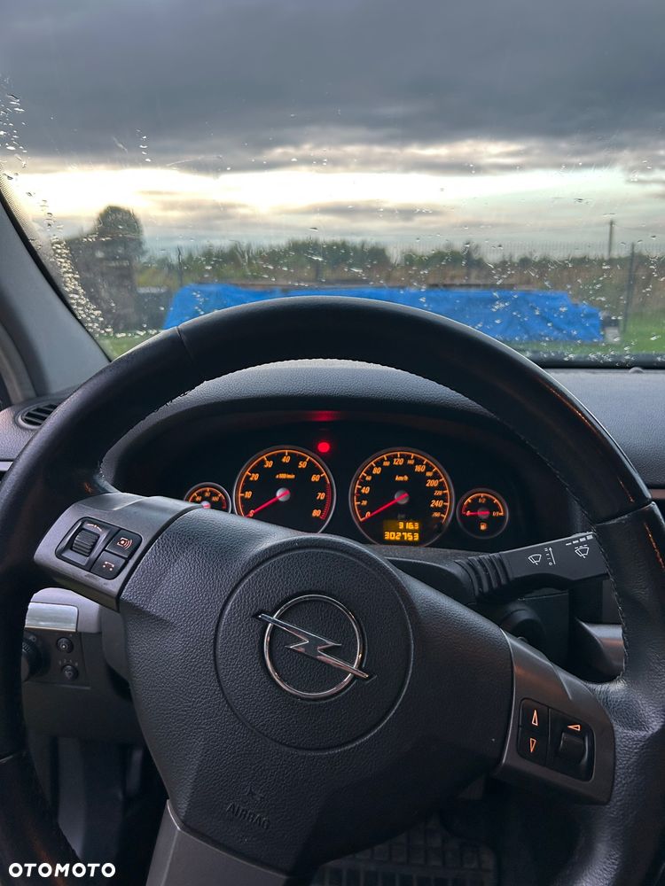 Opel Vectra 1.8 GTS - 8