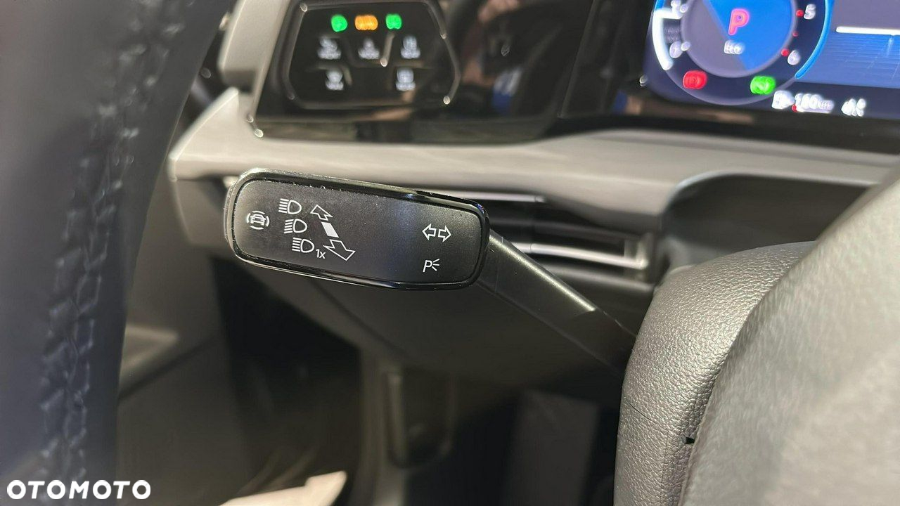 Volkswagen Golf - 24