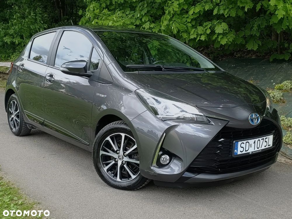 Toyota Yaris Hybrid 100 Premium - 3