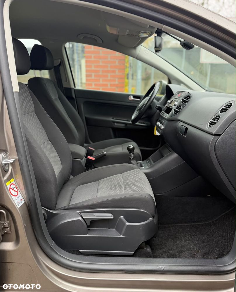 Volkswagen Golf - 5