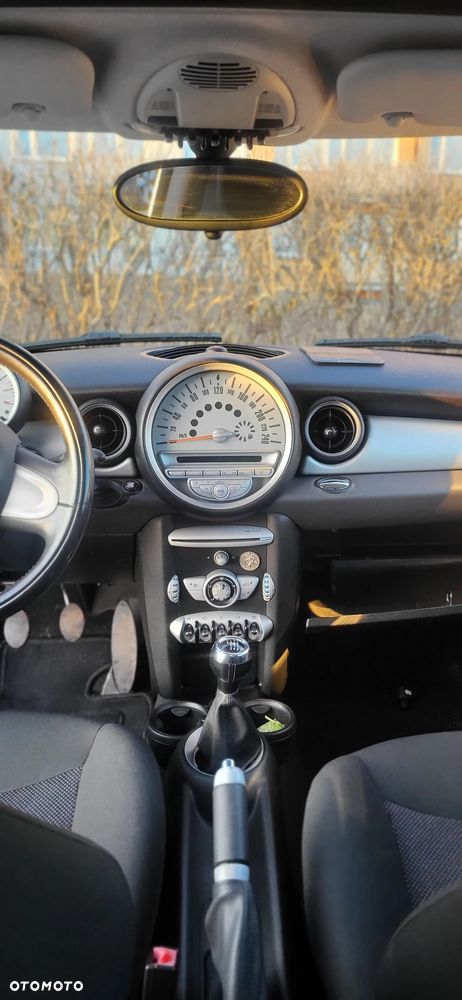 MINI Cooper Standard - 10