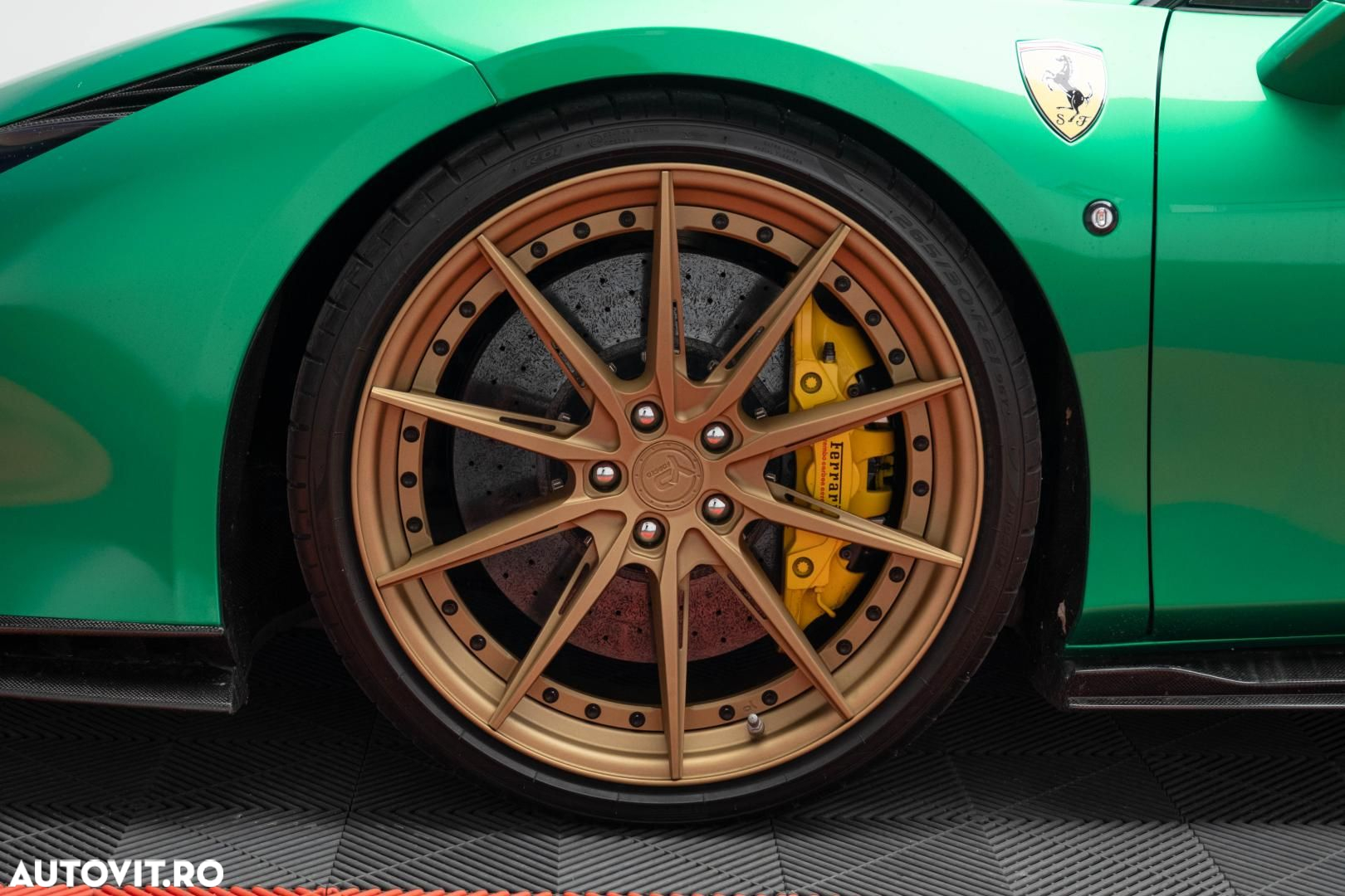 Ferrari F8 - 18