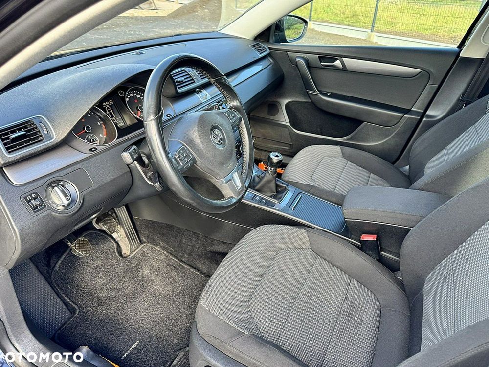 Volkswagen Passat - 10