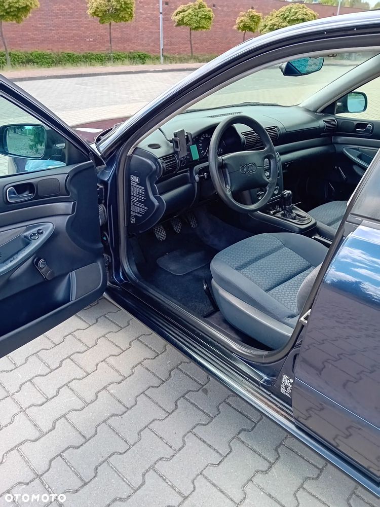Audi A4 Limousine - 33