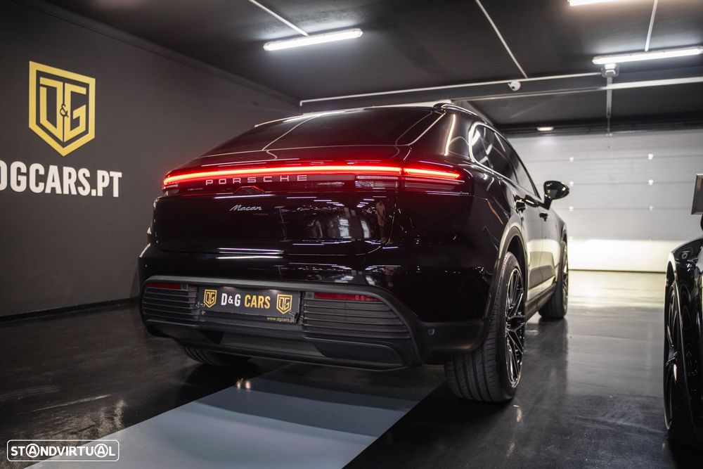 Porsche Macan Electric - 30