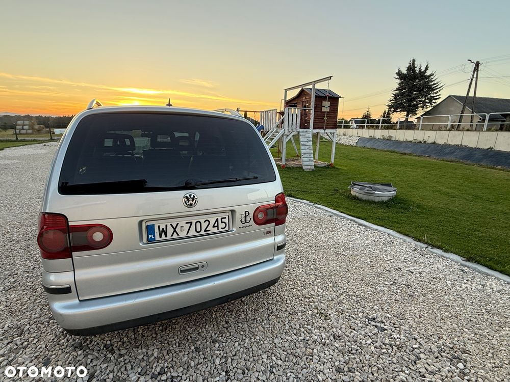 Volkswagen Sharan 1.9 TDI Automatik Highline - 2