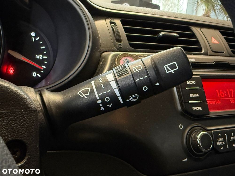 Kia Rio - 28