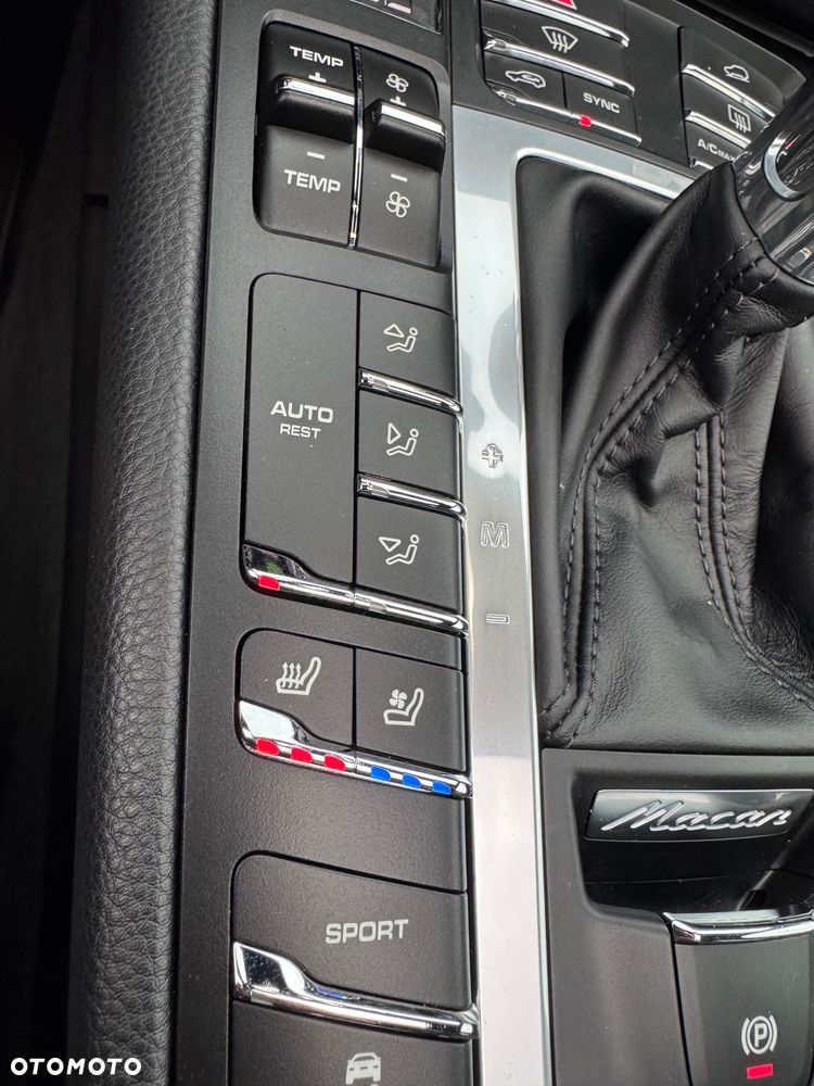 Porsche Macan - 23