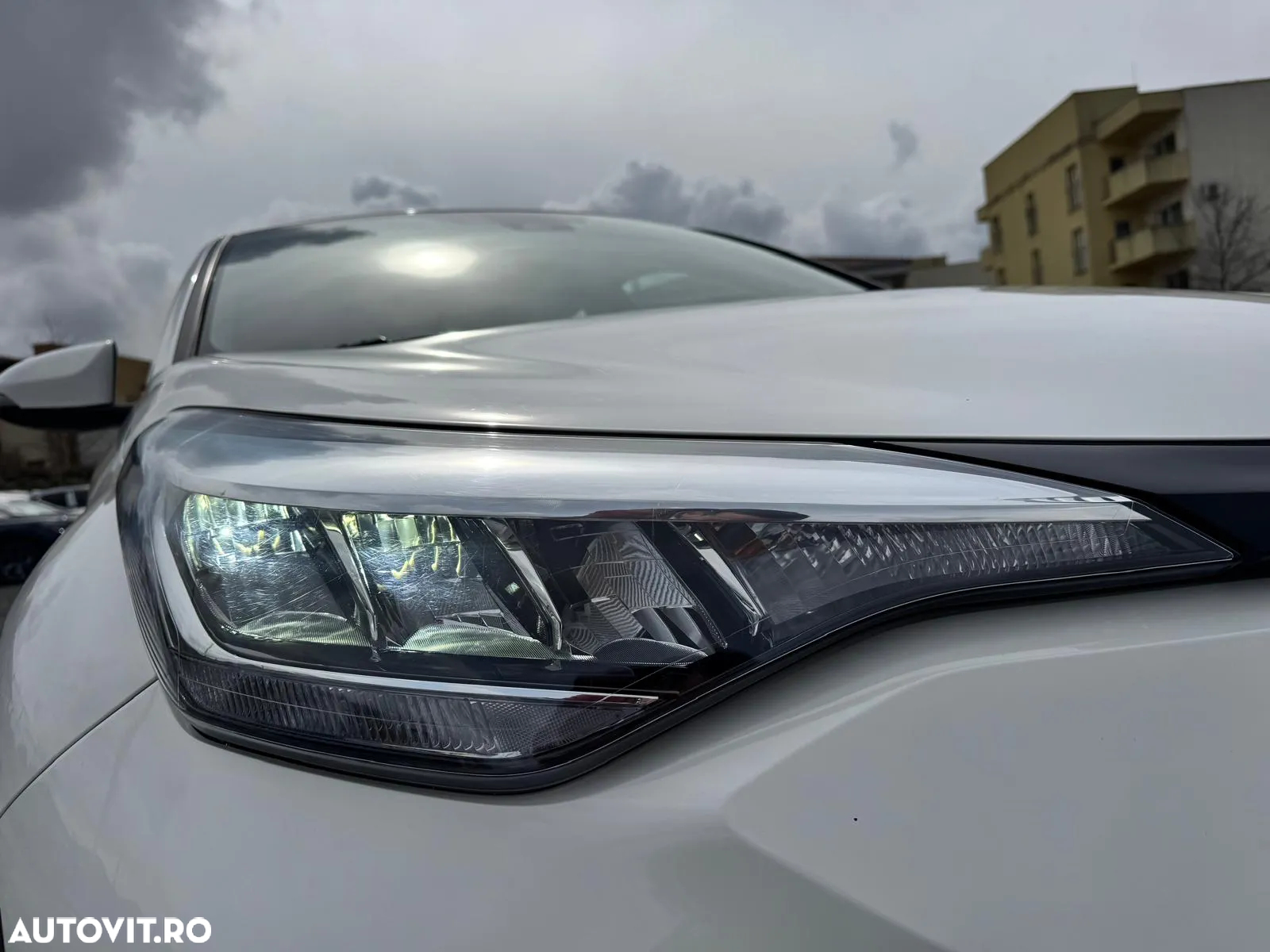 Toyota C-HR 1.8 HSD 122 CP 4x2 CVT Core - 12