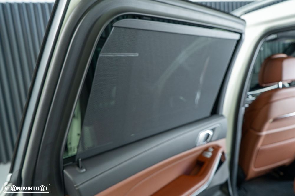BMW X7 40 d xDrive Pack M Desportivo - 15