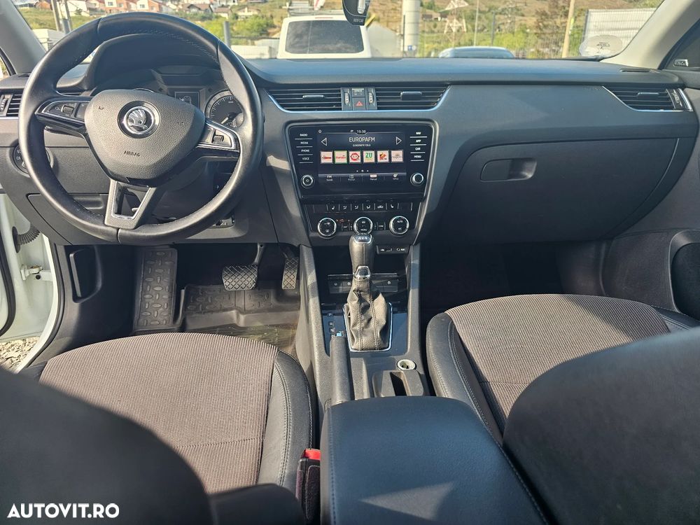 Skoda Octavia 2.0 TDI DSG 4X4 Style - 11