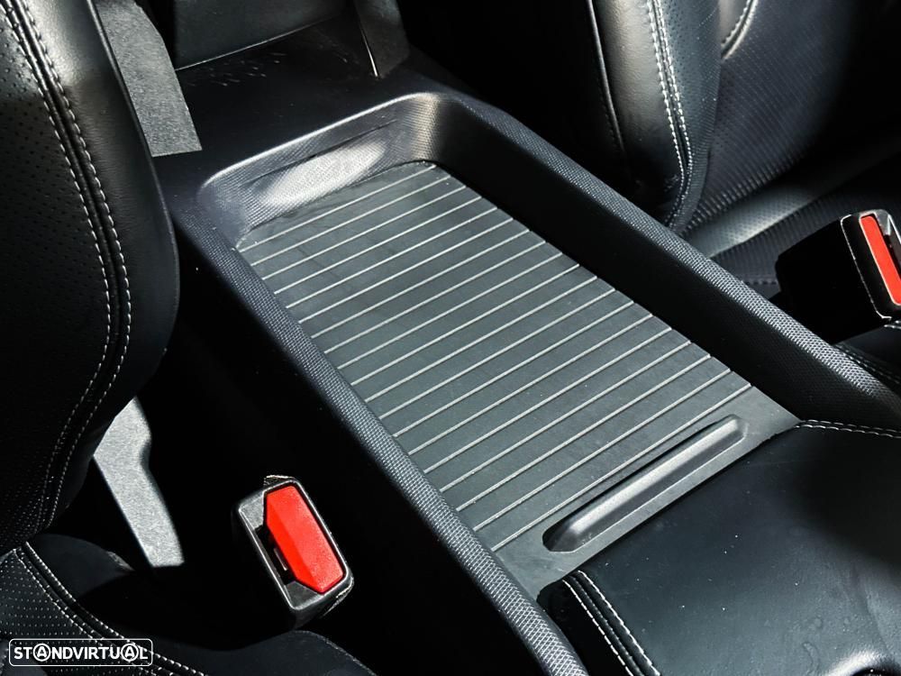 Ford Mustang Mach-E Standard - 35