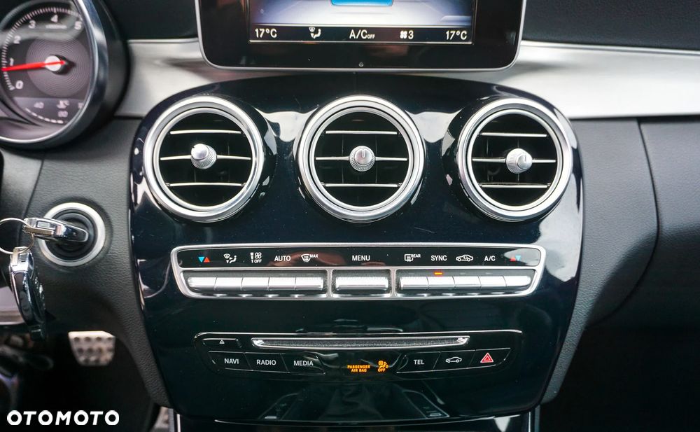Mercedes-Benz Klasa C 180 AMG Line - 28