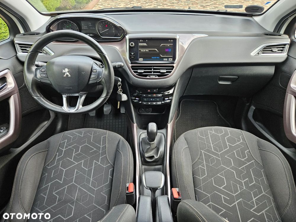 Peugeot 2008 - 6