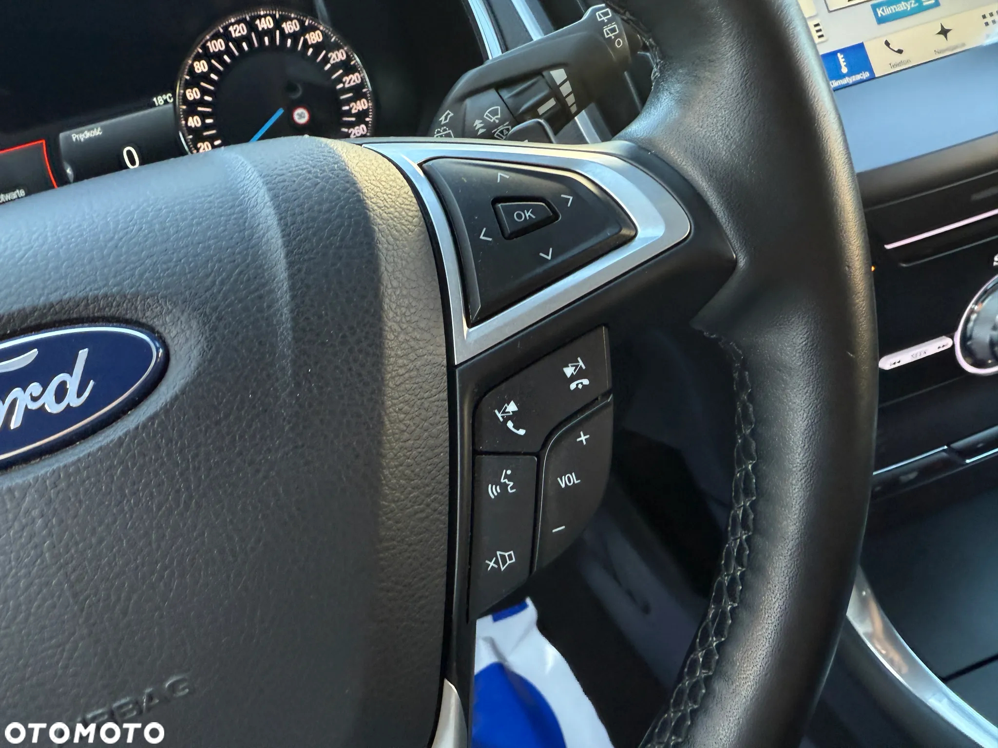 Ford S-Max 2.0 TDCi Titanium PowerShift - 25