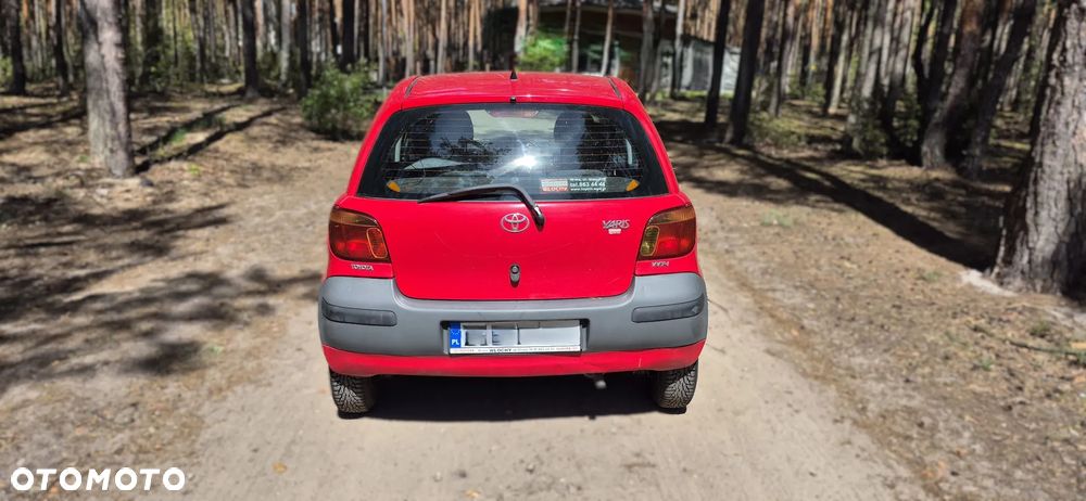 Toyota Yaris 1.0 Base - 4