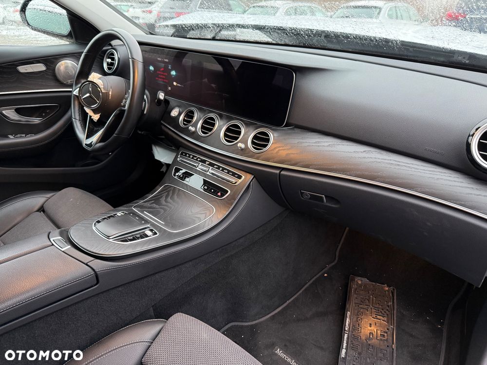 Mercedes-Benz Klasa E - 17