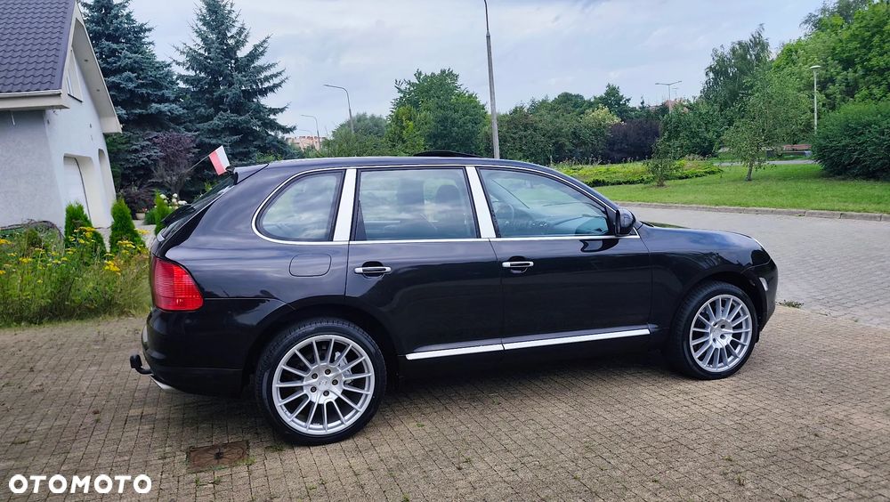 Porsche Cayenne - 26