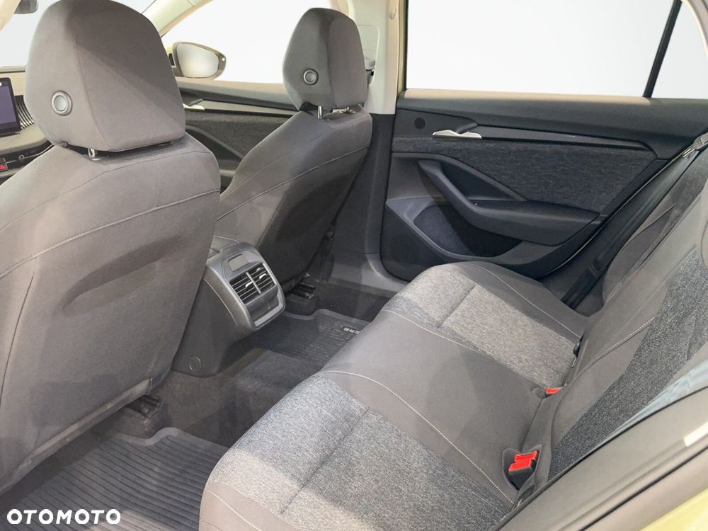 Skoda Superb 2.0 TDI SCR Selection DSG - 14
