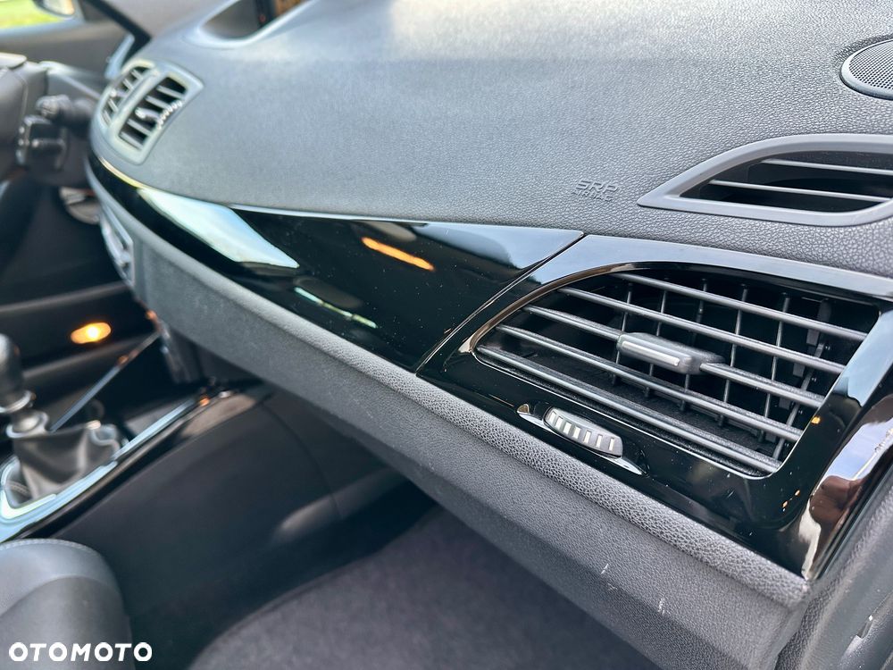 Renault Megane ENERGY TCe 130 Start & Stop Bose Edition - 21