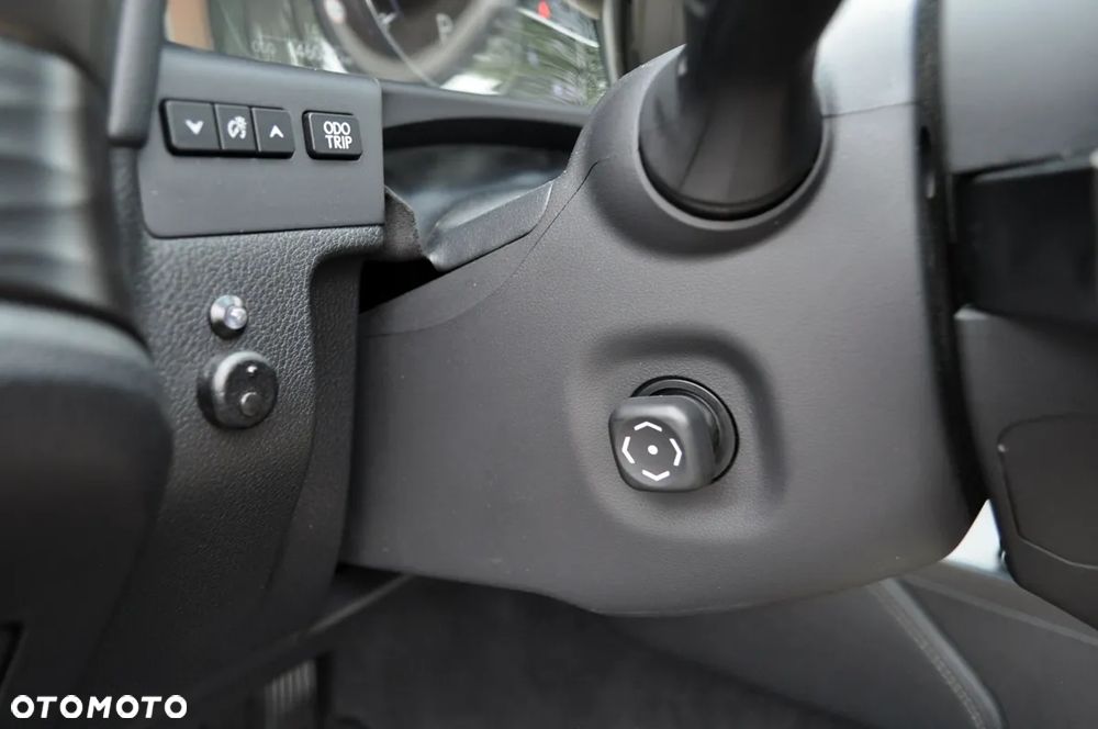 Lexus ES 300h Business Edition + - 30