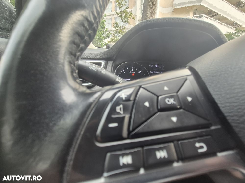 Nissan Qashqai 1.6L dCi Start/Stop 4X4-i N-Connecta - 11