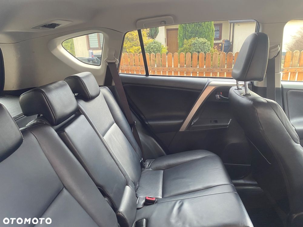 Toyota RAV4 2.2 D-4D Prestige - 24