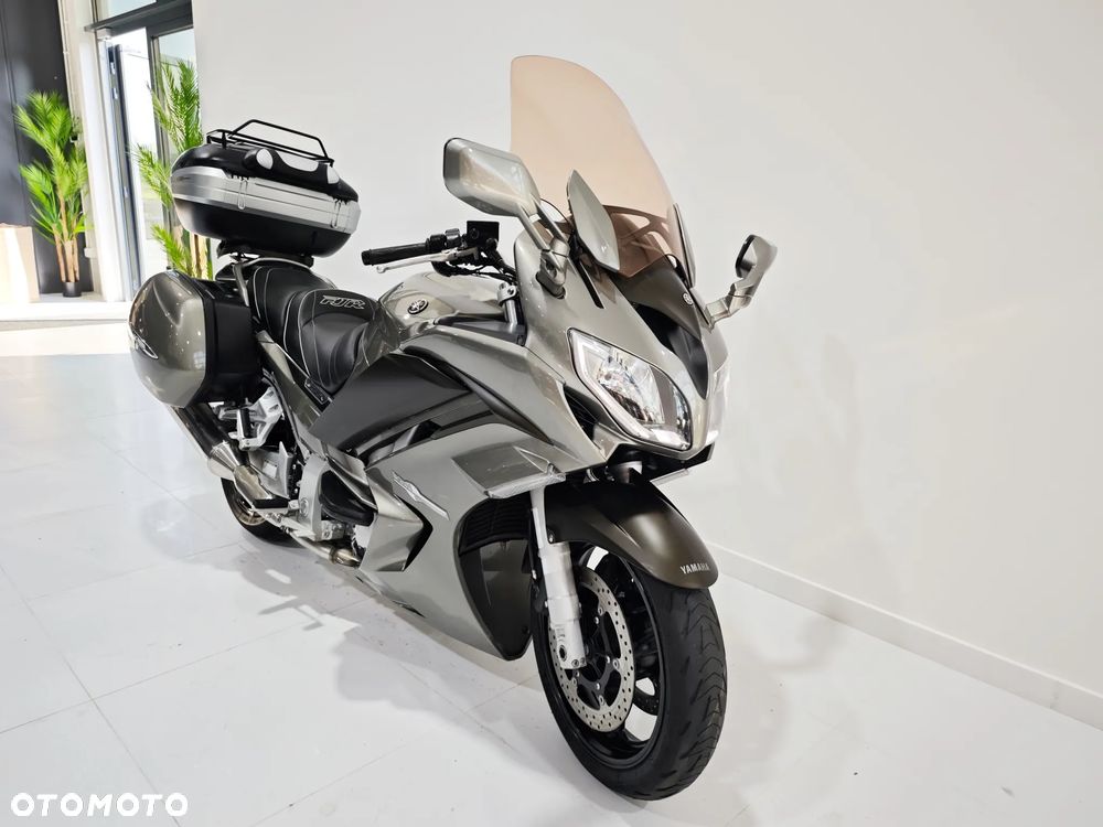 Yamaha FJR - 8
