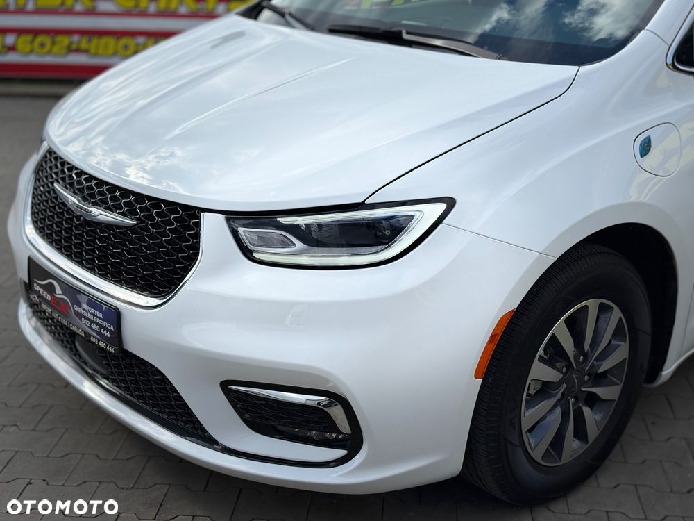 Chrysler Pacifica - 6